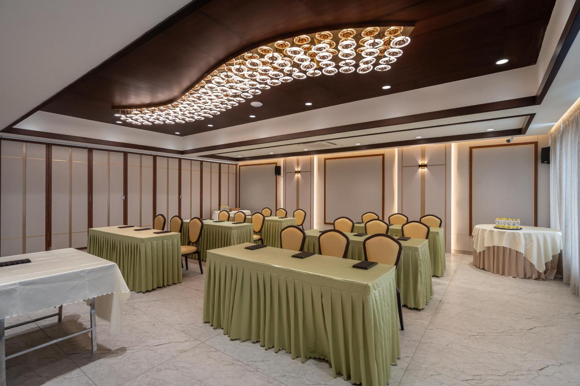 Copper Leaf Hotels, Тирунелвели Экстерьер фото